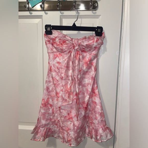 Hello Molly Perfect Angles Strapless Mini Dress NWT - Picture 4 of 8